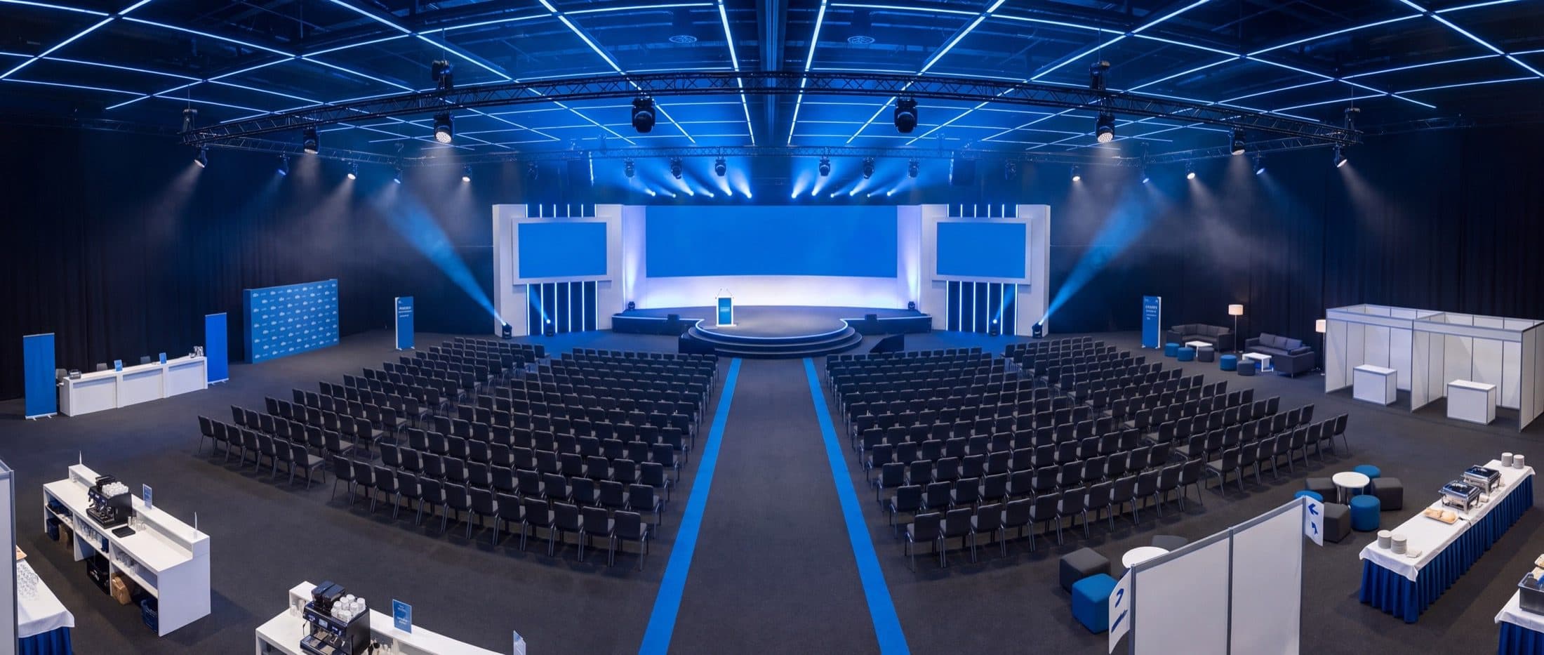 Salle événementielle, plan large — 150 inv.